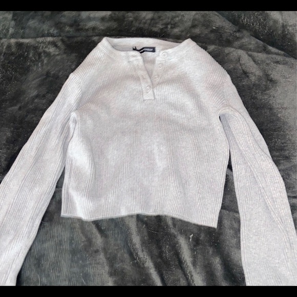 Size S and XS womens tops - Picture 5 of 7